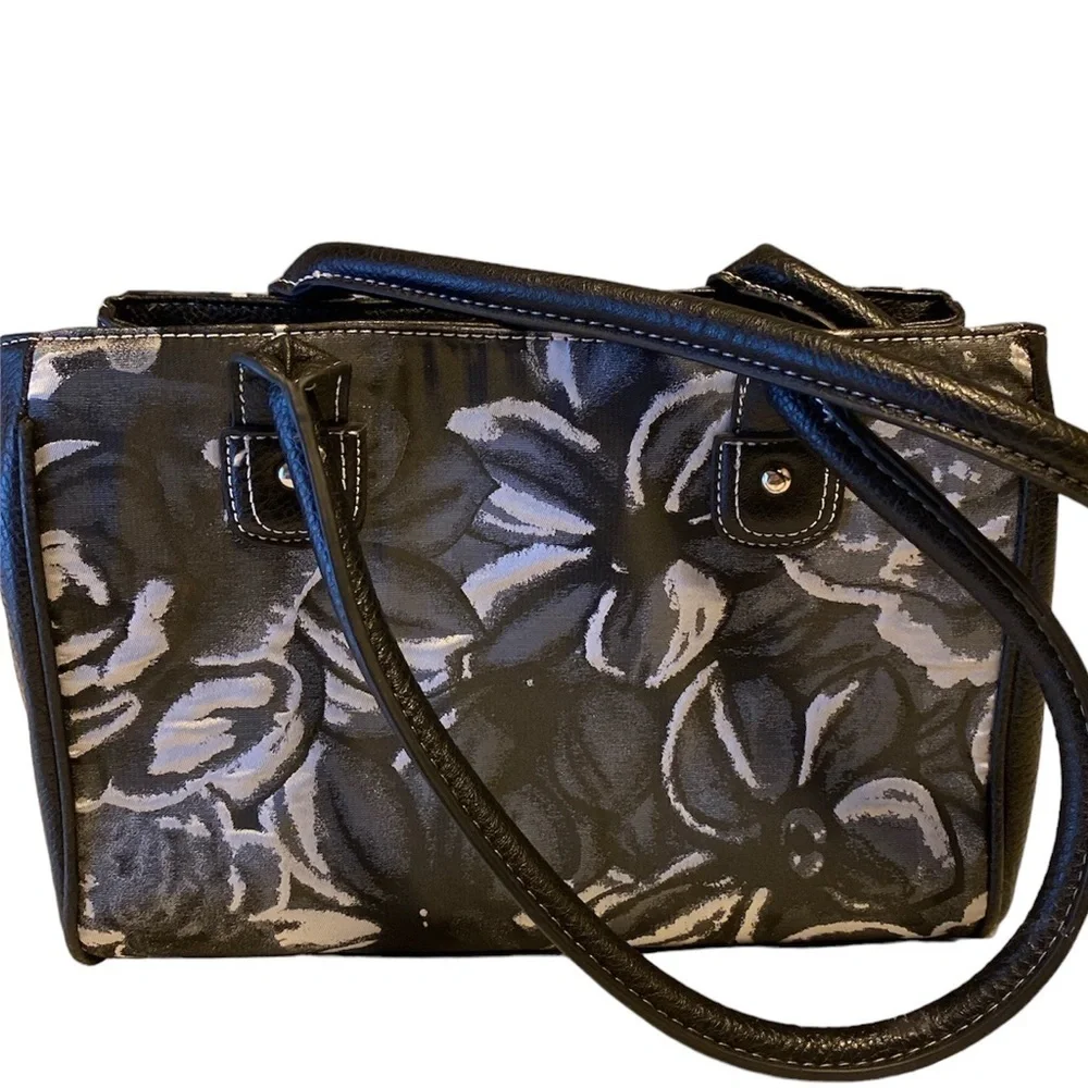 Wilson Leather purse shoulder bag black with silver flowers lots of pockets